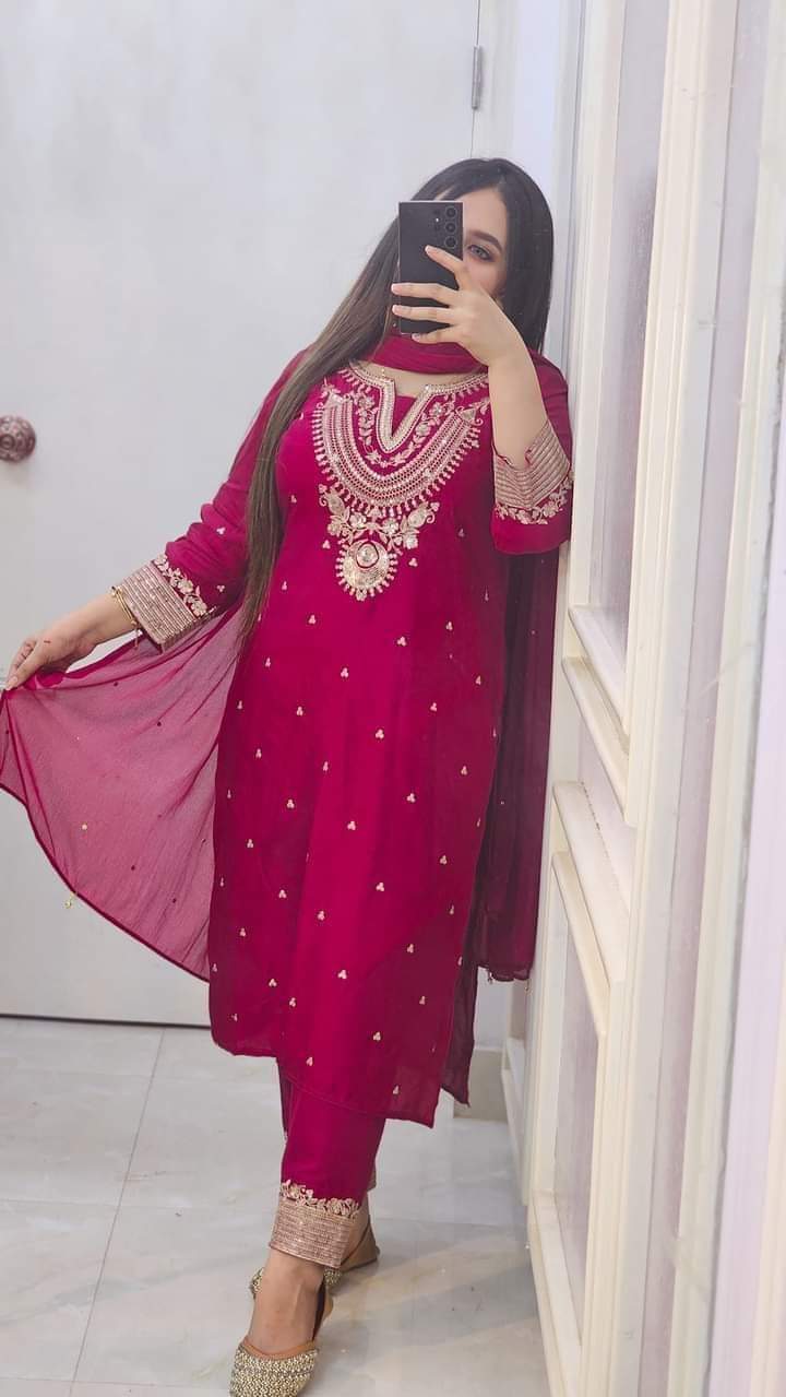 đ¤đ Sequence Embroidery Three Piece đ¤đ