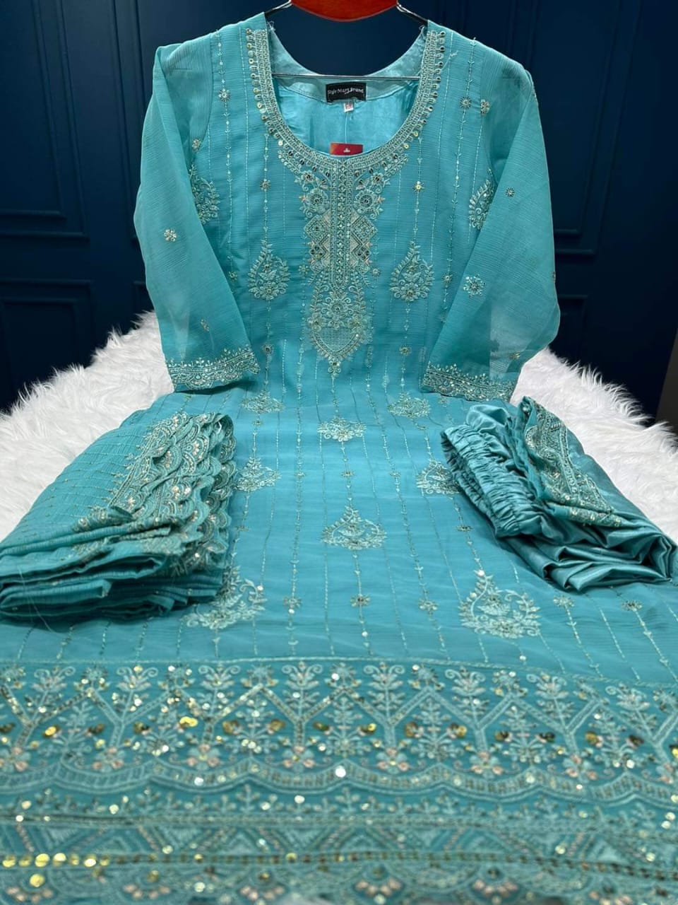 đ¤đ White Gold Chinon Georgette Four Piece đ¤đ