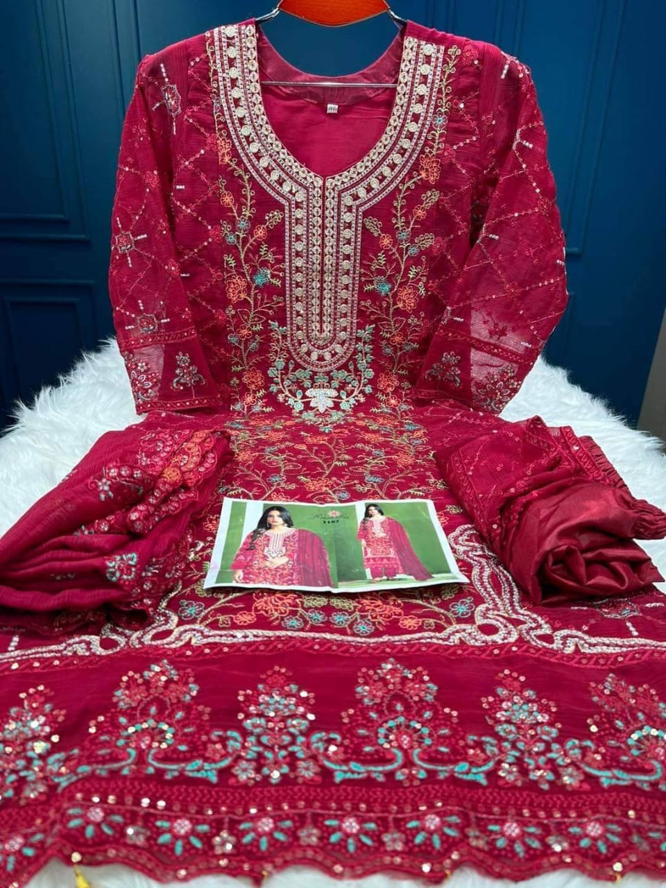 đ¤đ Party Dress Four Piece White Gold đ¤đ
