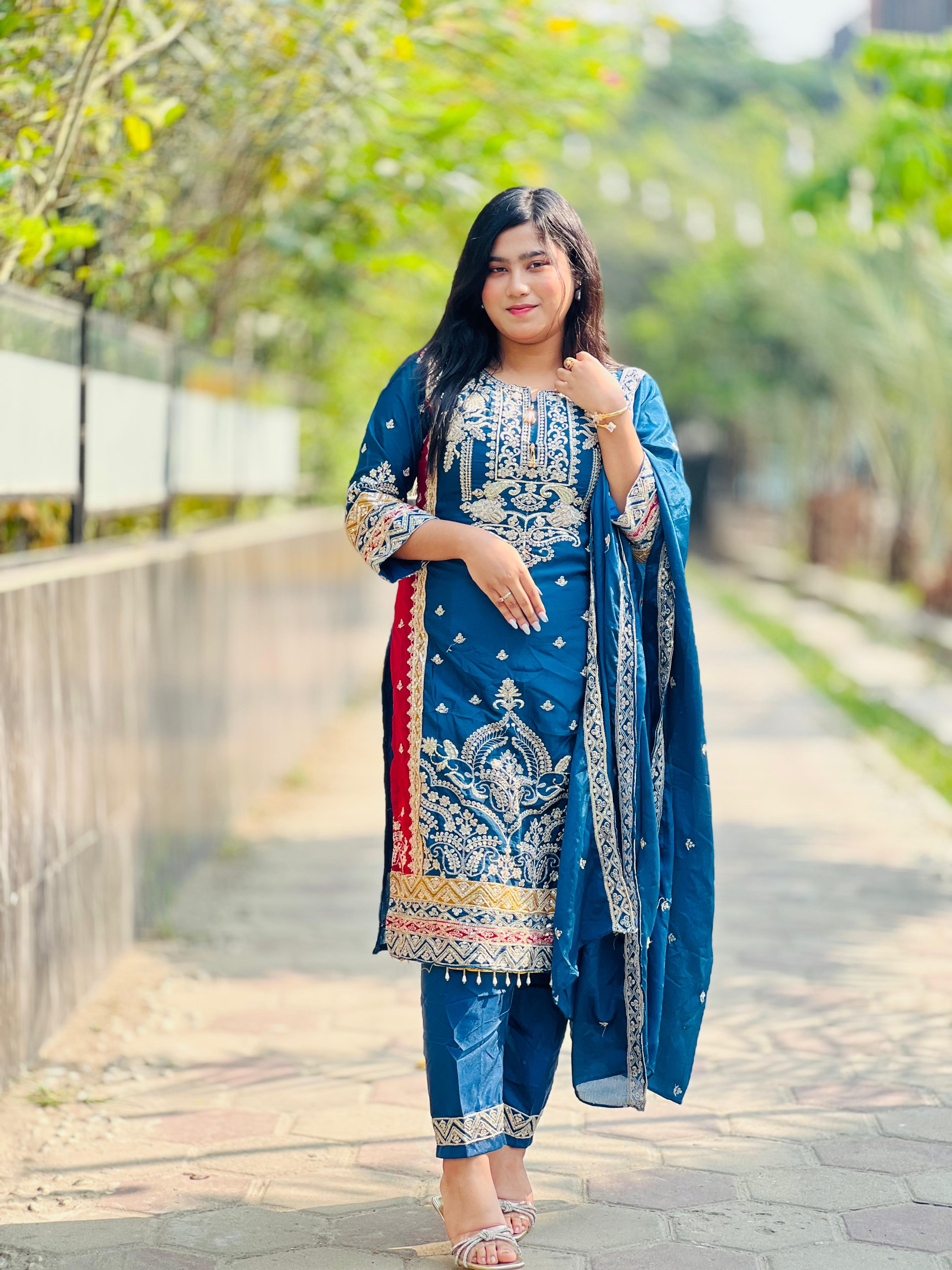 đ¤đ Georgette Embroidery Four Piece đ¤đ