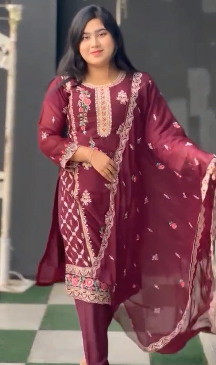 đ¤đ Georgette Embroidery Four Piece đ¤đ