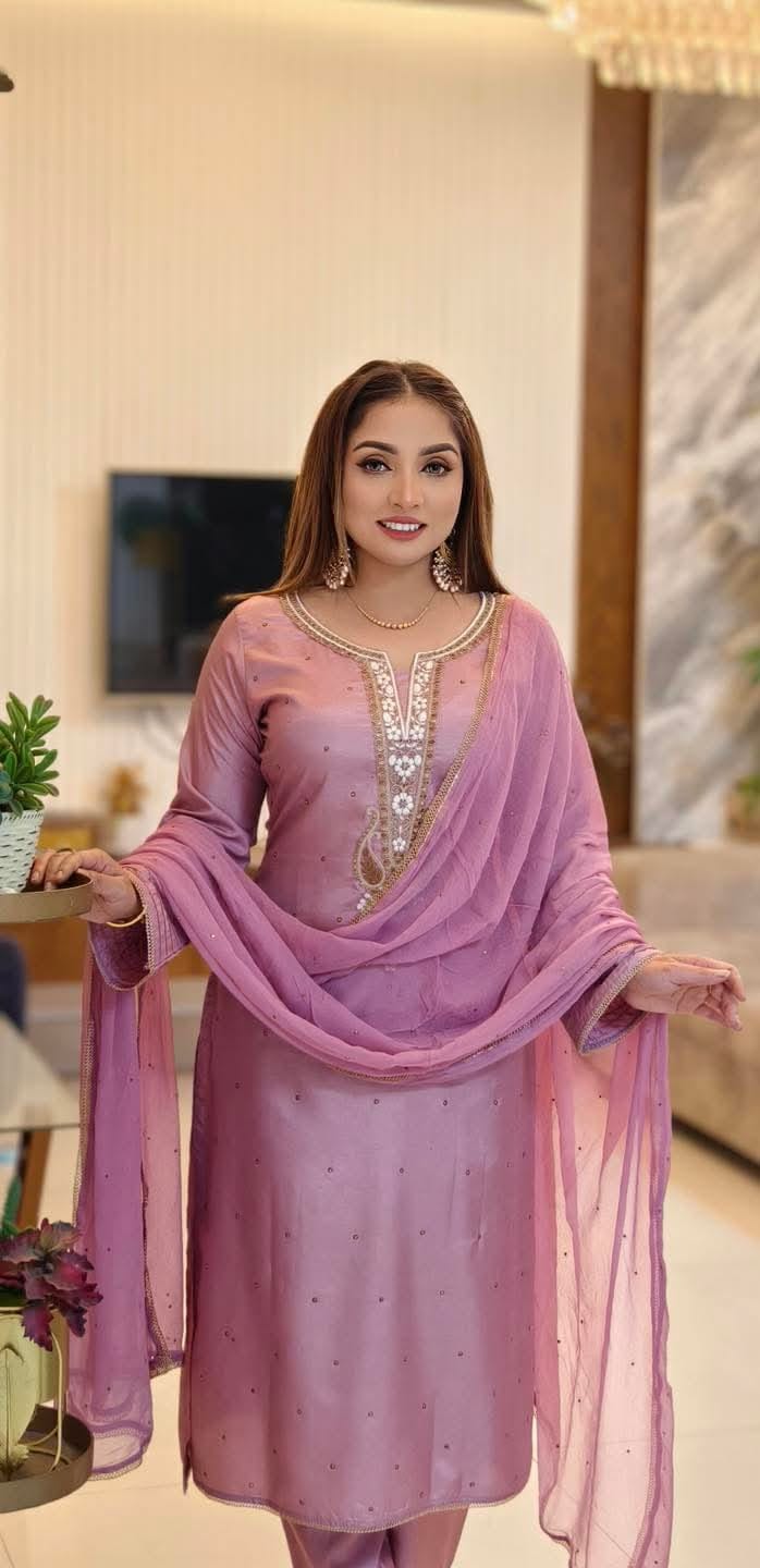 đ¤đ Embroidery Three Piece đ¤đ