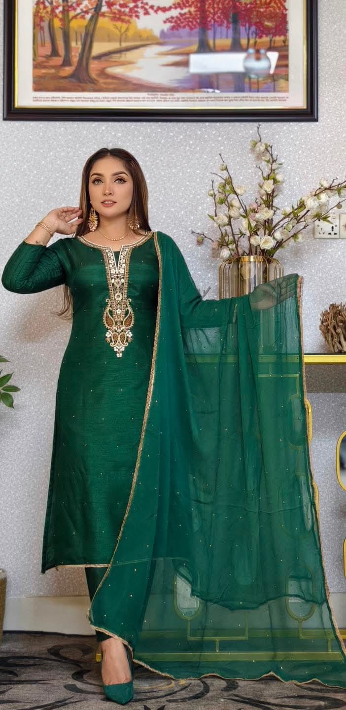 đ¤đ Embroidery Three Piece đ¤đ