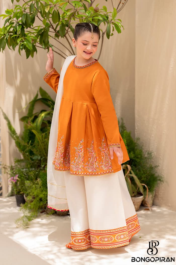 đ¤đ Diamond Georgette Three Piece đ¤đ