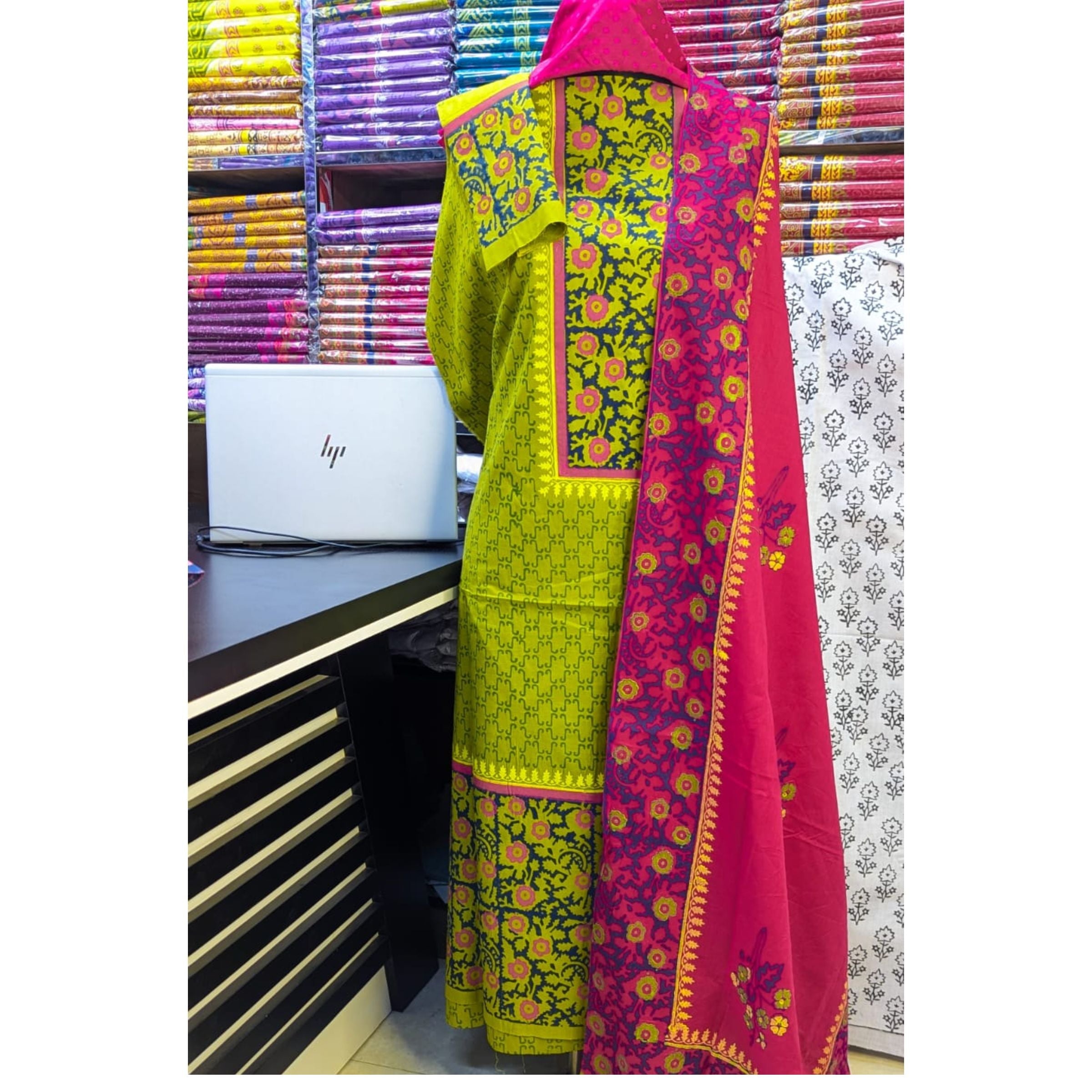 đ¤đ New Exclushive Collection High Qualitiey Cotton Printed Three Piece đ¤đ