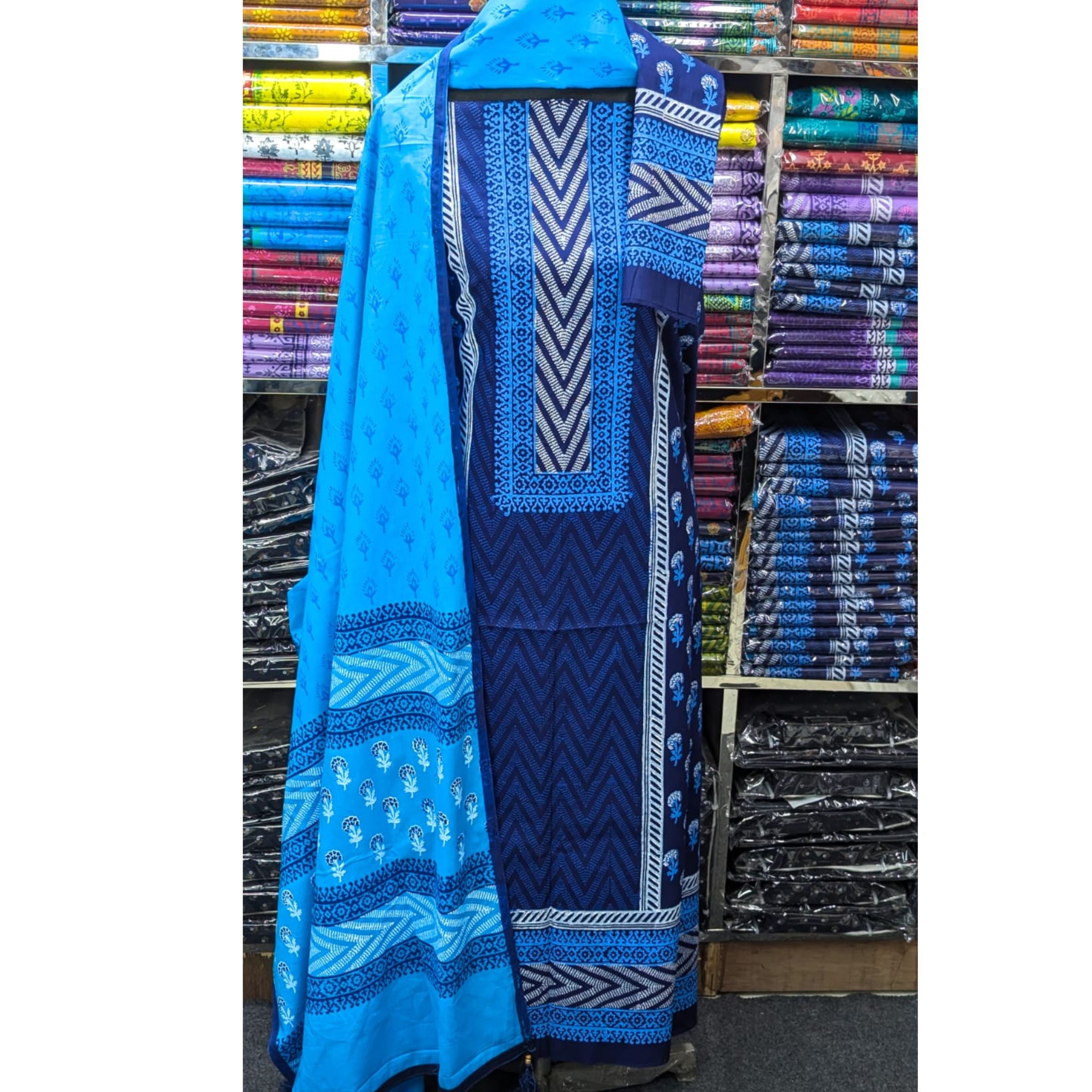 đ¤đ New Exclushive Collection High Qualitiey Cotton Printed Three Piece đ¤đ