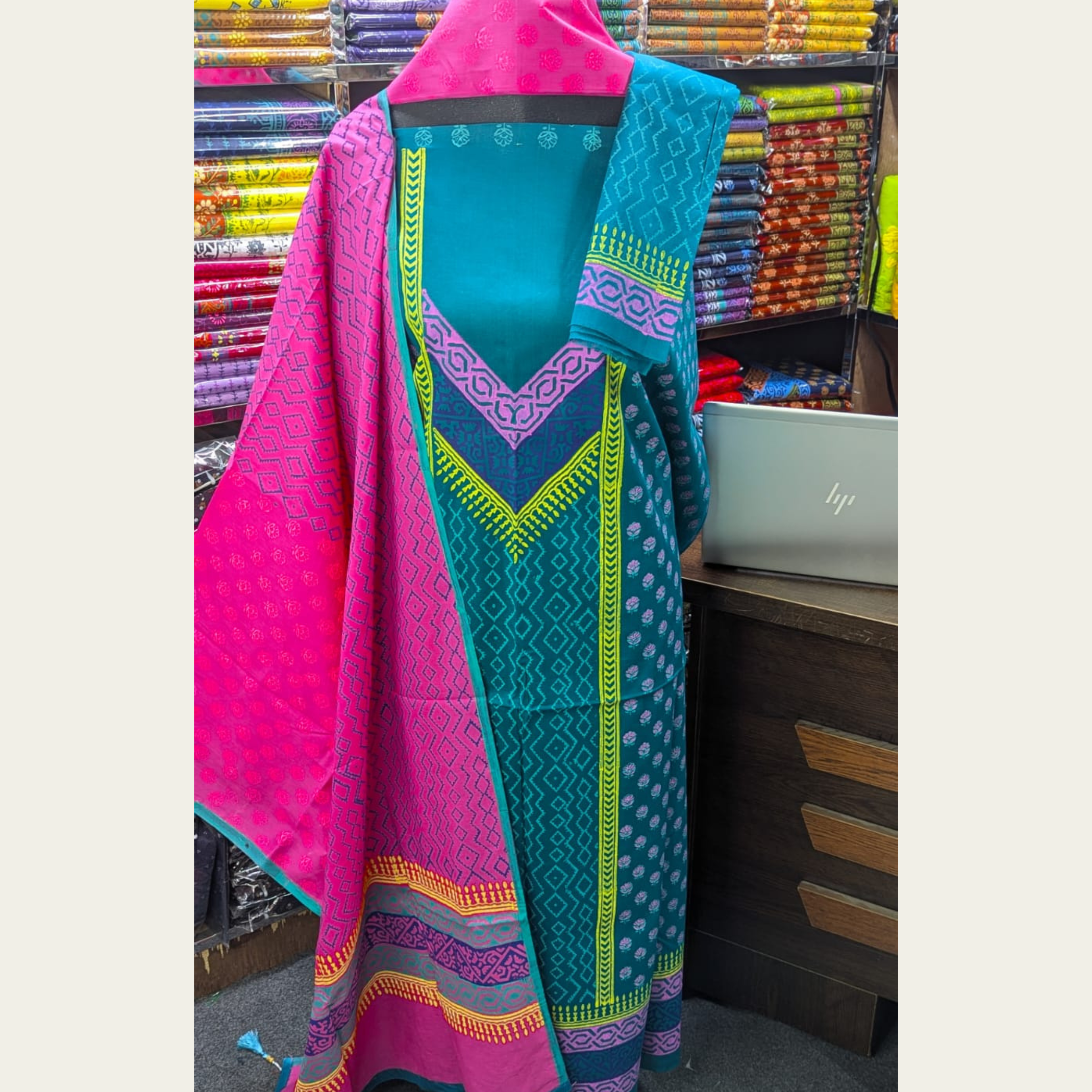 đ¤đ New Exclushive Collection High Qualitiey Cotton Printed Three Piece đ¤đ