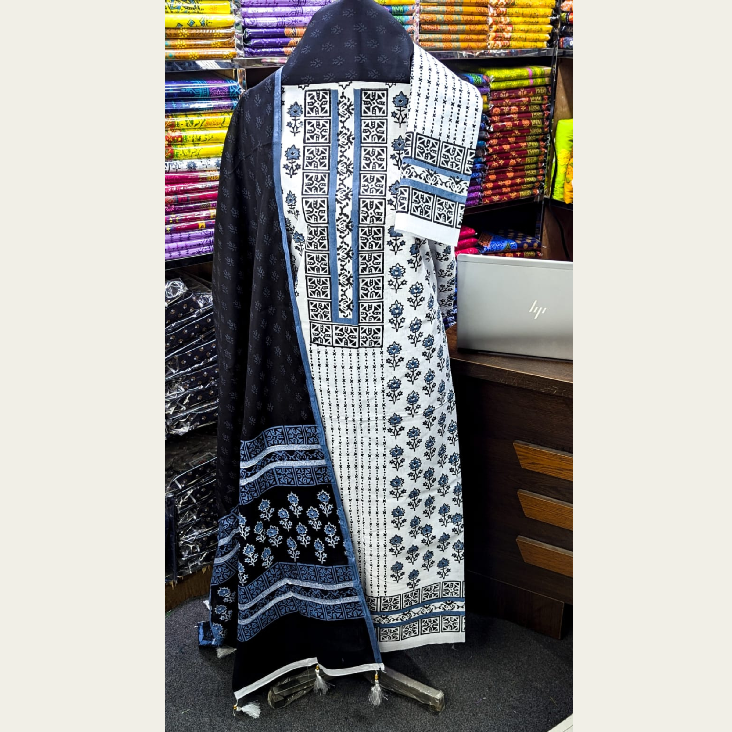 đ¤đ New Exclushive Collection High Qualitiey Cotton Printed Three Piece đ¤đ