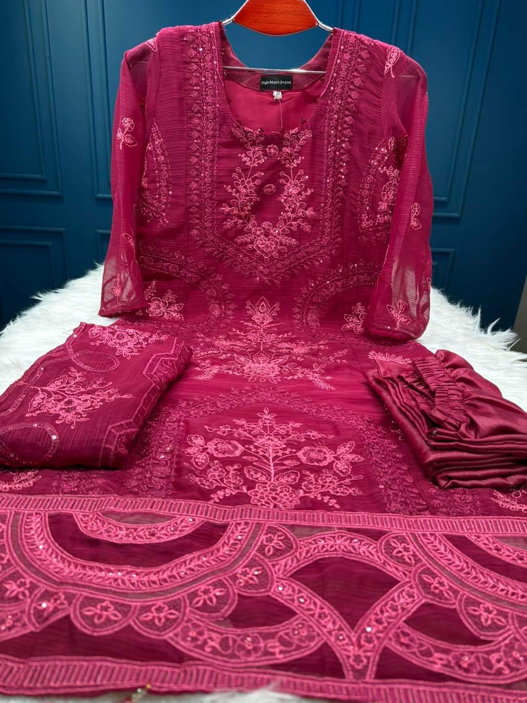 🤍💖 Party Dress Four Piece White Gold 🤍💖