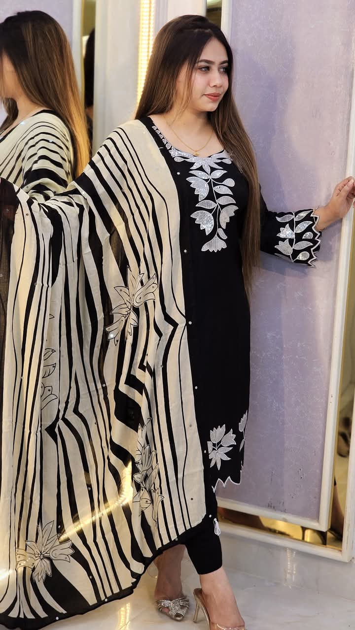 🤍💖 Embroidery Sequence Three Piece 🤍💖