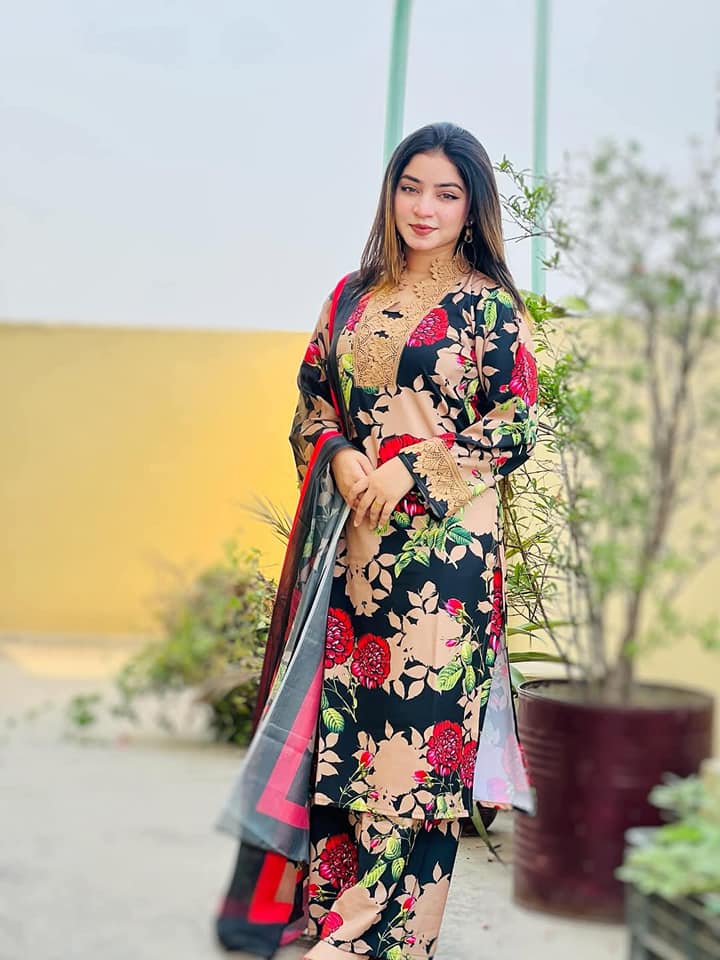 🤍💖 🌹 ব্ল্যাক গোলাপি সৌন্দর্য 🌹🤍💖