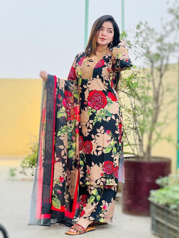 🤍💖 🌹 ব্ল্যাক গোলাপি সৌন্দর্য 🌹🤍💖