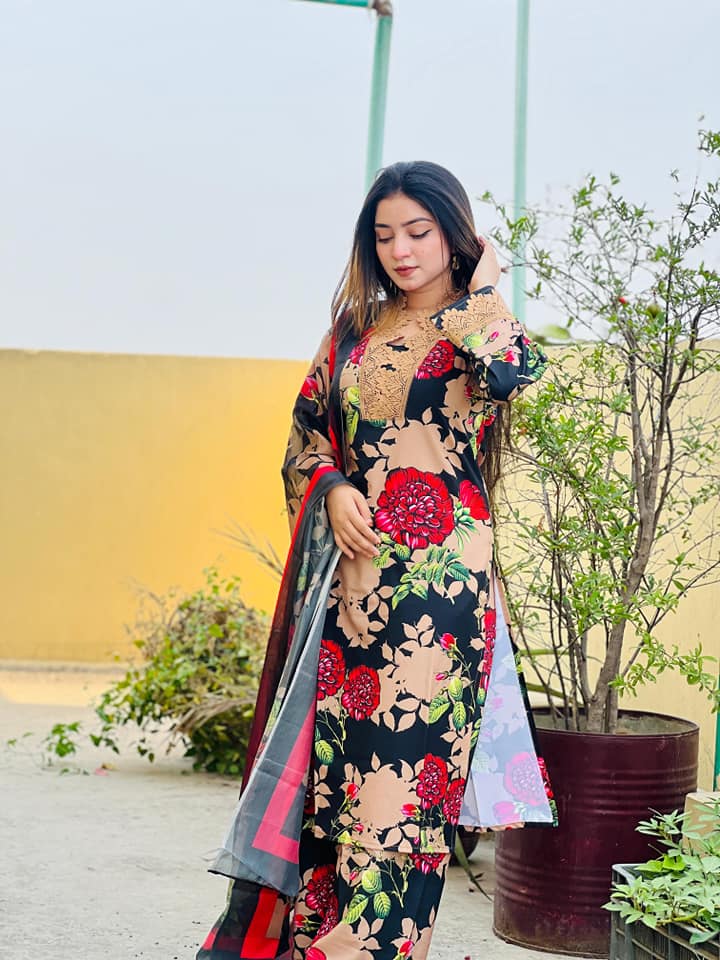 🤍💖 🌹 ব্ল্যাক গোলাপি সৌন্দর্য 🌹🤍💖