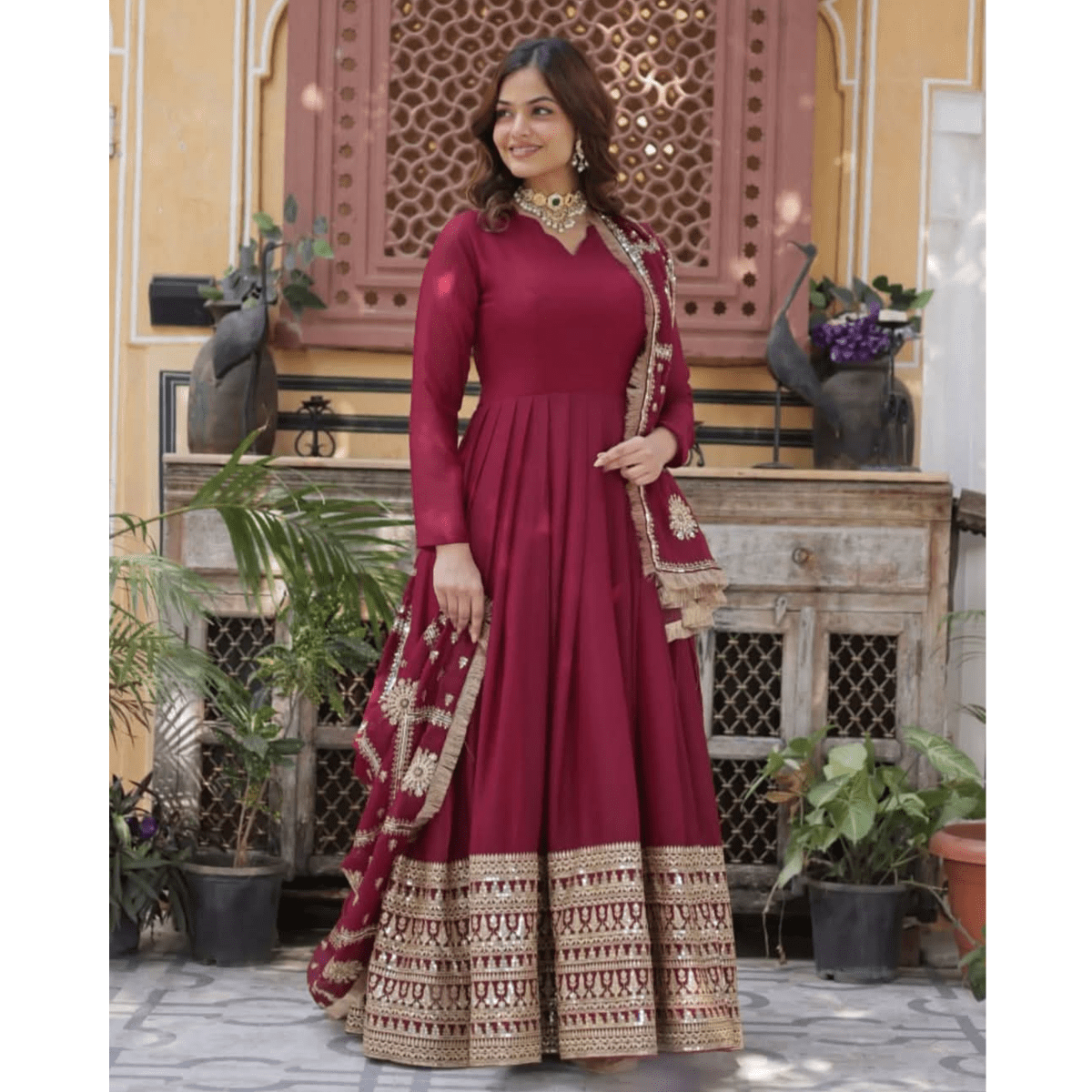 Jarget Febric Traditional black and gold Secuence Anarkoli - STYLEX