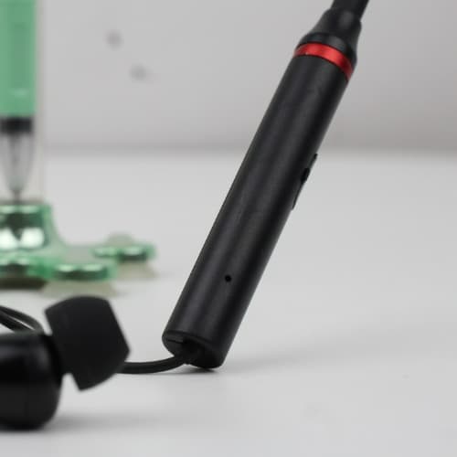 Neck-mounted Bluetooth earphone HB 200