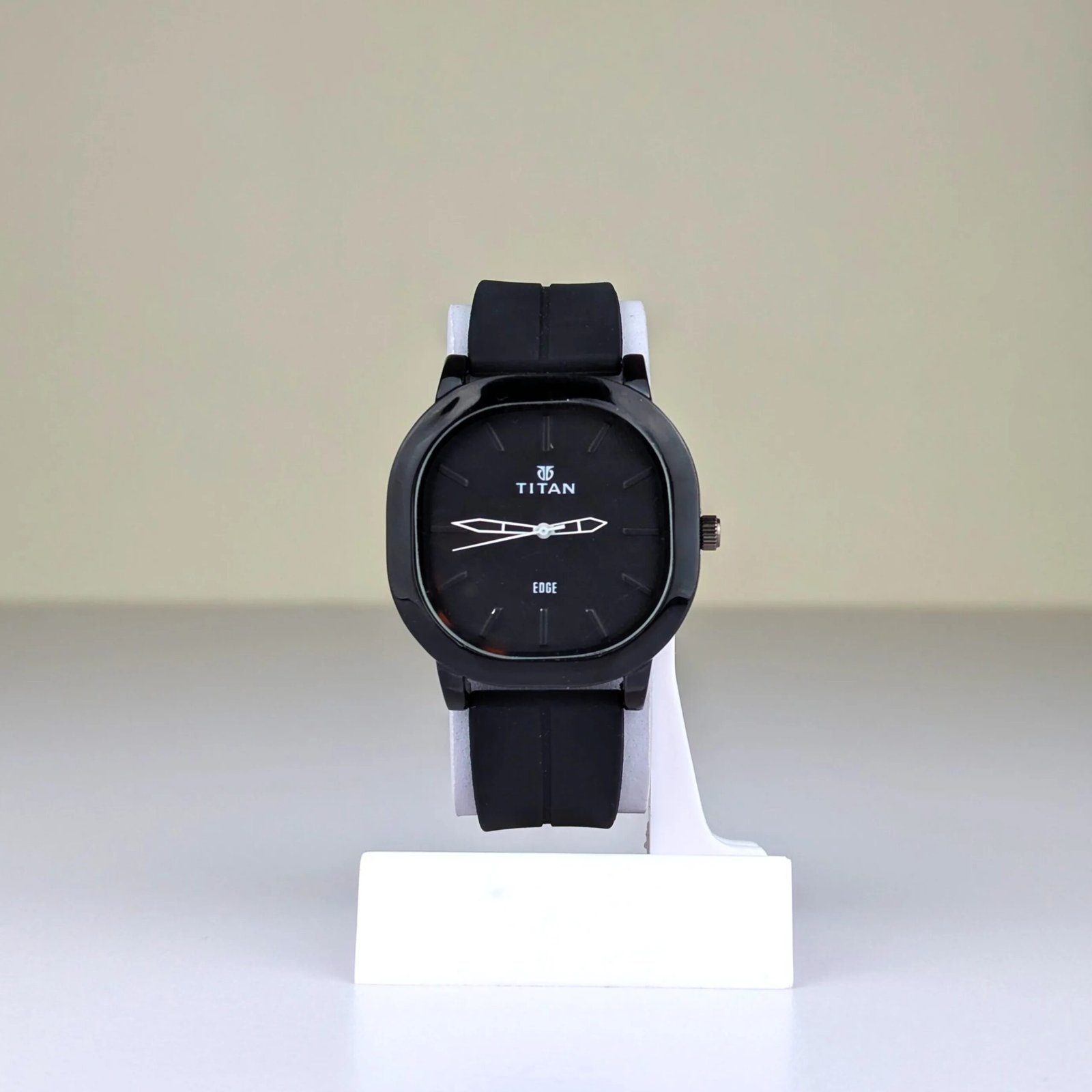 Titan-Edge-Luxury-Watch-Magnetic-Lock-Water-Resistant-3 Titan Edge Luxury Watch Magnetic Lock (Water Resistant) - Image 1