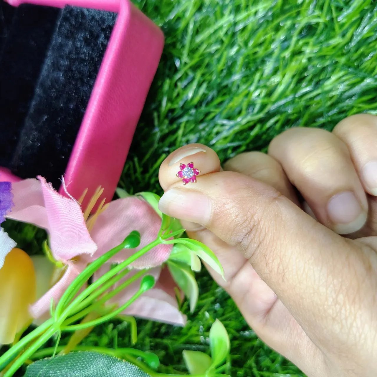 Traditional-Gold-SevenStone-Mossanite-Nose-Pin-7-Mm-With-gift-box-1 Traditional Gold SevenStone Mossanite Nose Pin -7 Mm (With gift box) - Image 1