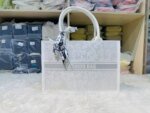 Elegant Floral Pattern Tote Bag with Scarf – Large Capacity Fashion Handbag for Women (Pink, Black, White, Silver) - Image 2